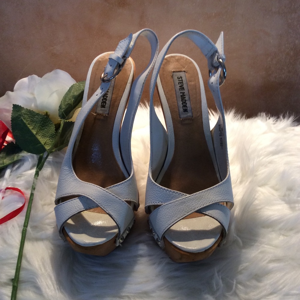 Gently used Steve Madden sling back heels